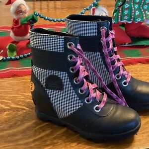 Sorel Kids Black and Pink Boots Houndstooth